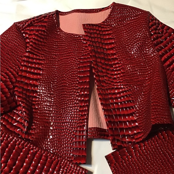 Red Crocodile-Embossed Women's Jacket - Picture 5 of 5